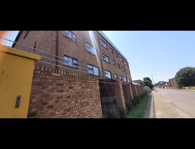 2 BEDROOM APARTMENT FOR SALE IN ALBERTON NORTH